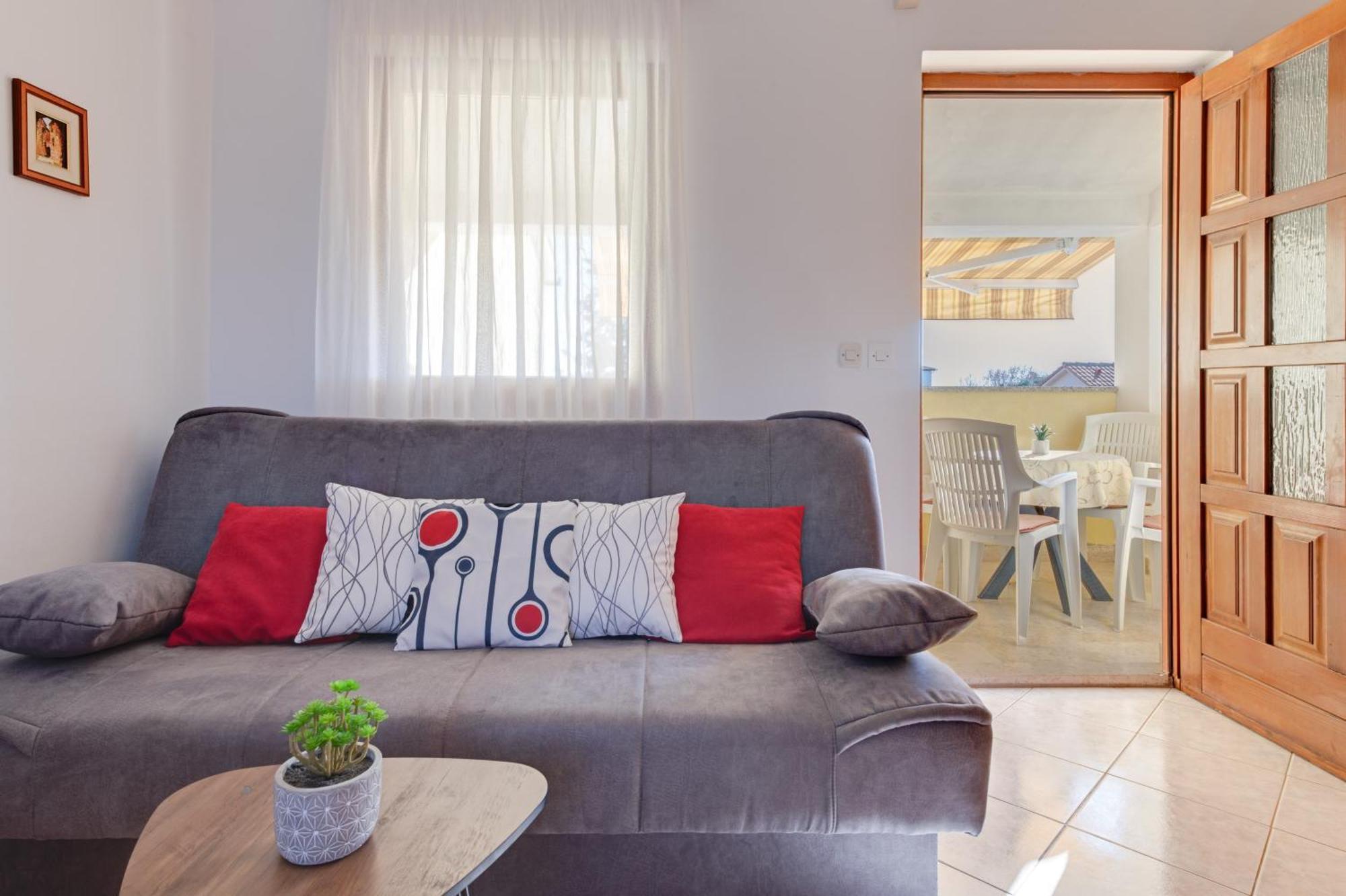Villa Livia With Three Nice Apartments, Swimming Pool, Childrens Playground, Barbecue And Free Parking Ližnjan المظهر الخارجي الصورة